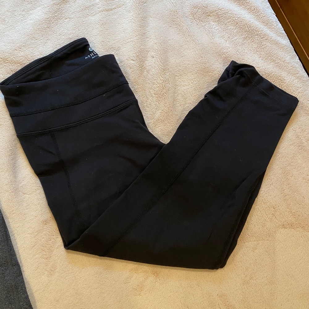 Black athleta small capris